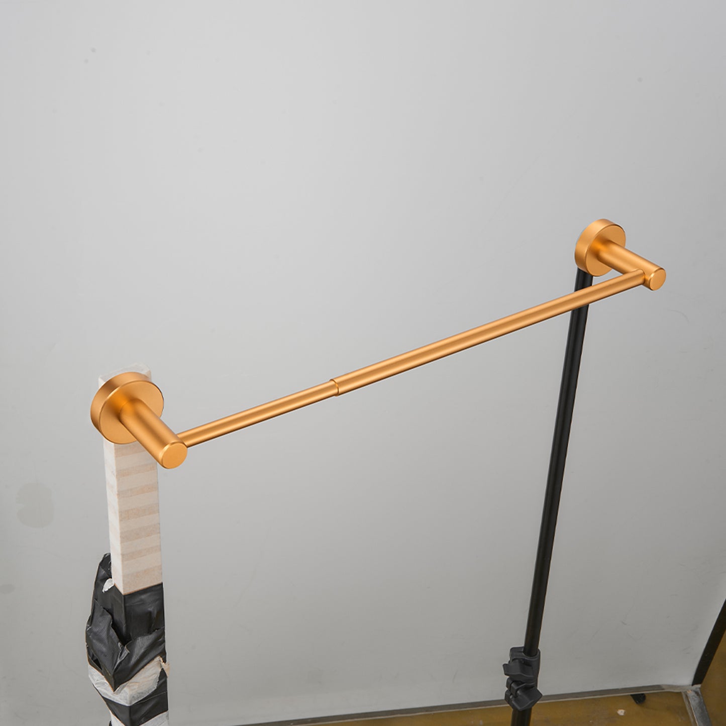 Gluon 16- 27 in. Wall Mounted Expandable Hand Towel Bar DSC4970_bff92fd8-2688-409b-b007-0eb5b31633ac