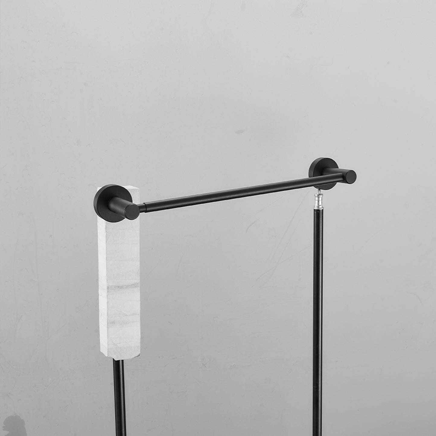 Gluon 16- 27 in. Wall Mounted Expandable Hand Towel Bar DSC5525_6183069c-77f9-44ef-b72d-34686252aa75