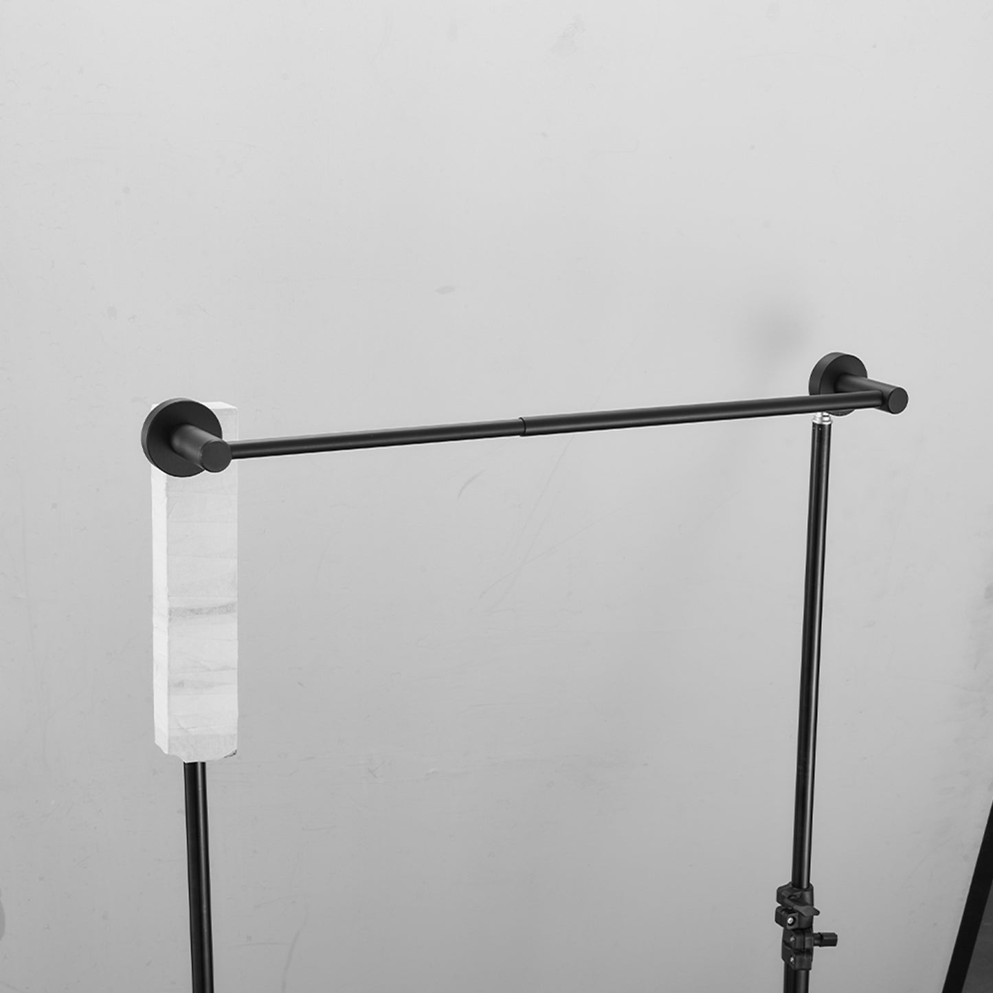 Gluon 16- 27 in. Wall Mounted Expandable Hand Towel Bar DSC5527_d337c68f-df25-4633-a9c0-d5b5da318af1
