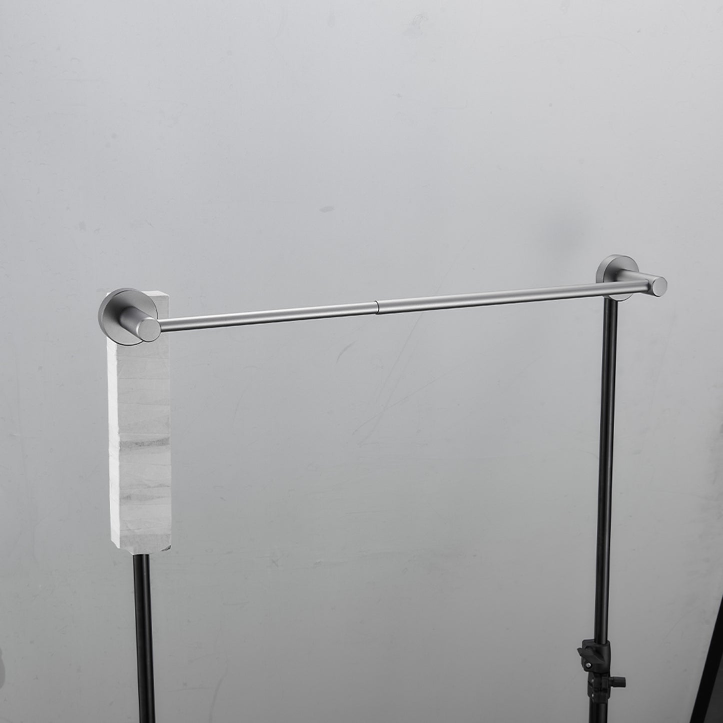 Gluon 16- 27 in. Wall Mounted Expandable Hand Towel Bar DSC5538_79f70bcb-5877-4a67-bc54-d5b3aaf4a9e2