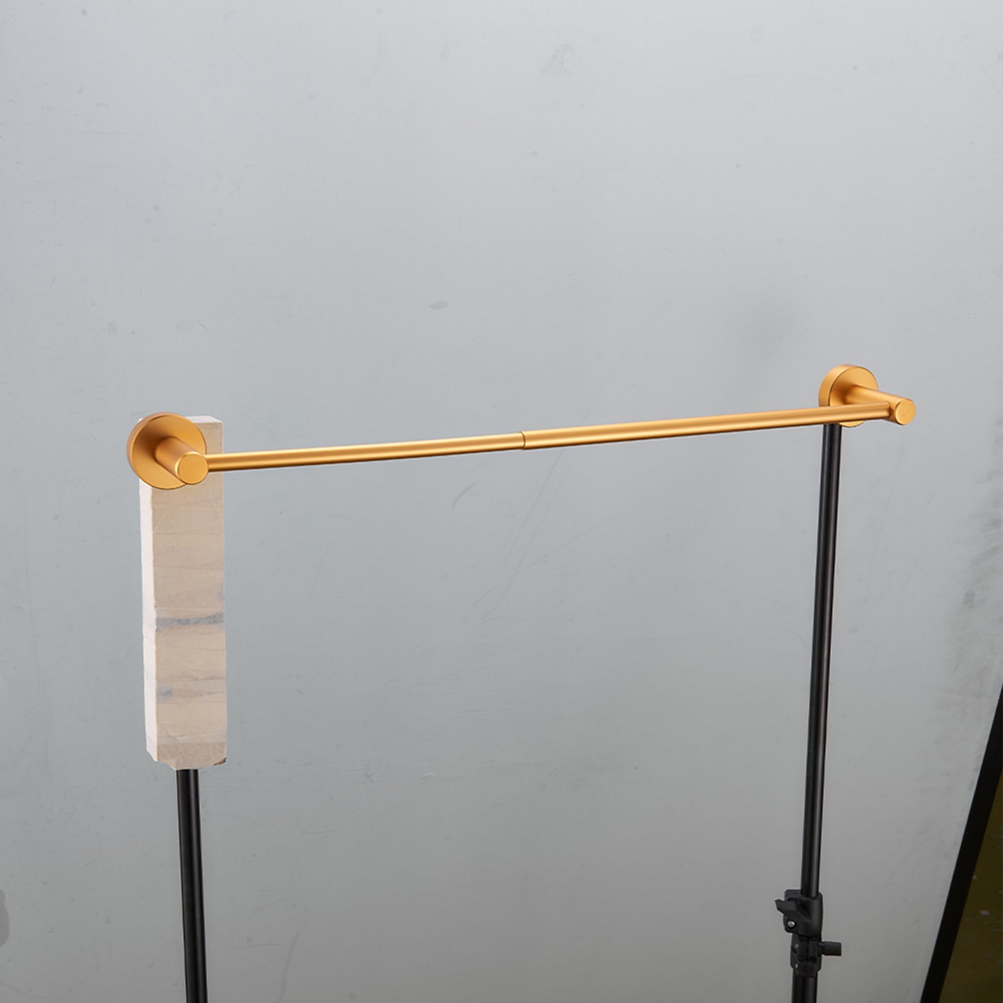 Gluon 16- 27 in. Wall Mounted Expandable Hand Towel Bar DSC5541_5a2f3181-caea-43cd-bf16-97913c6a181b